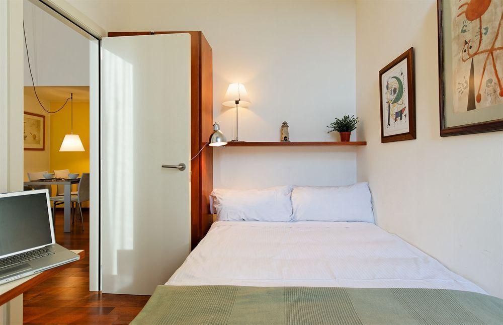 Inside Barcelona Apartments Mercat Bagian luar foto