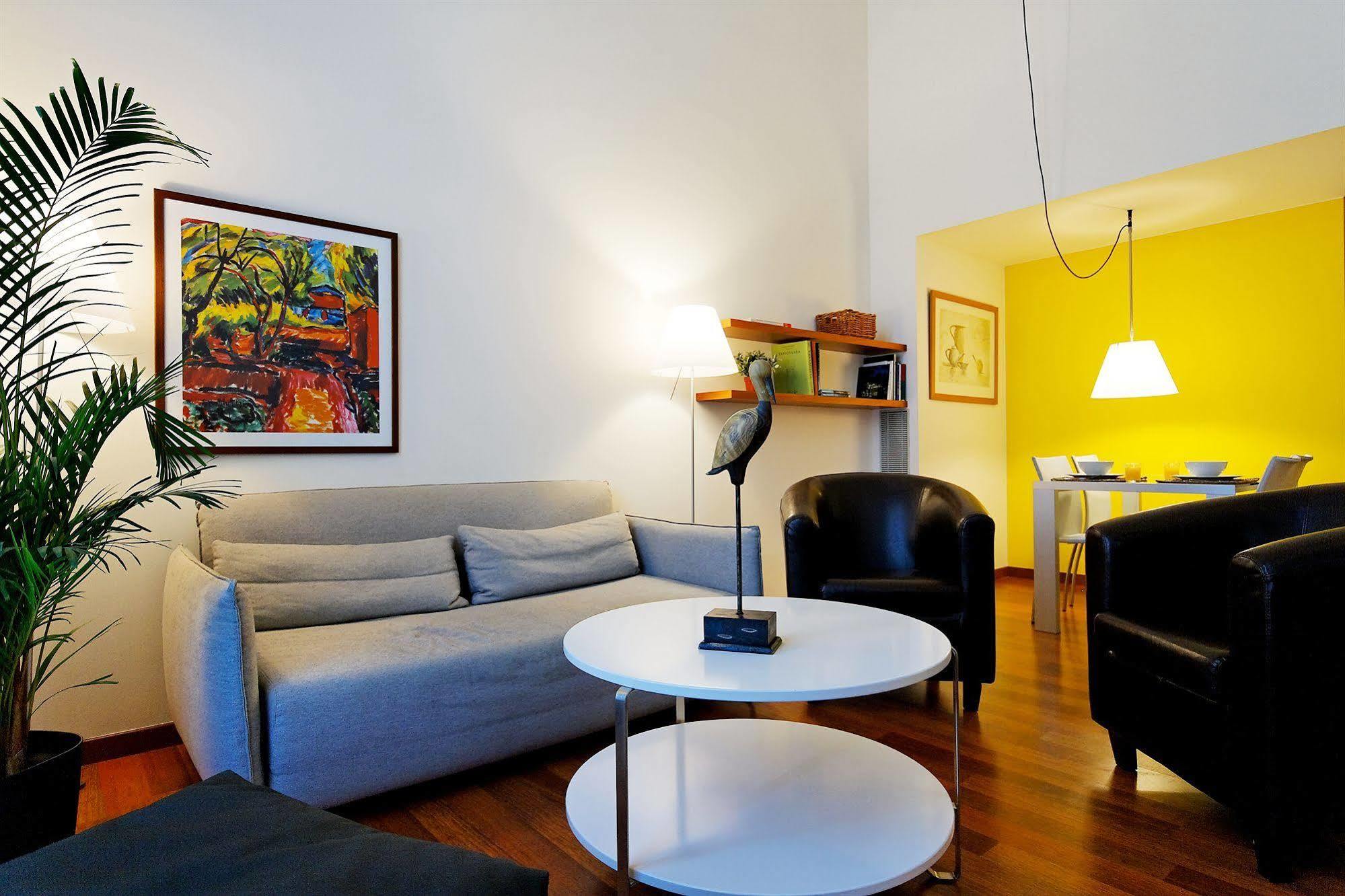 Inside Barcelona Apartments Mercat Bagian luar foto