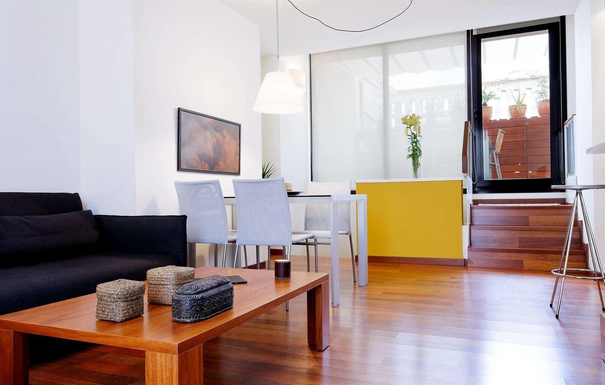 Inside Barcelona Apartments Mercat Bagian luar foto