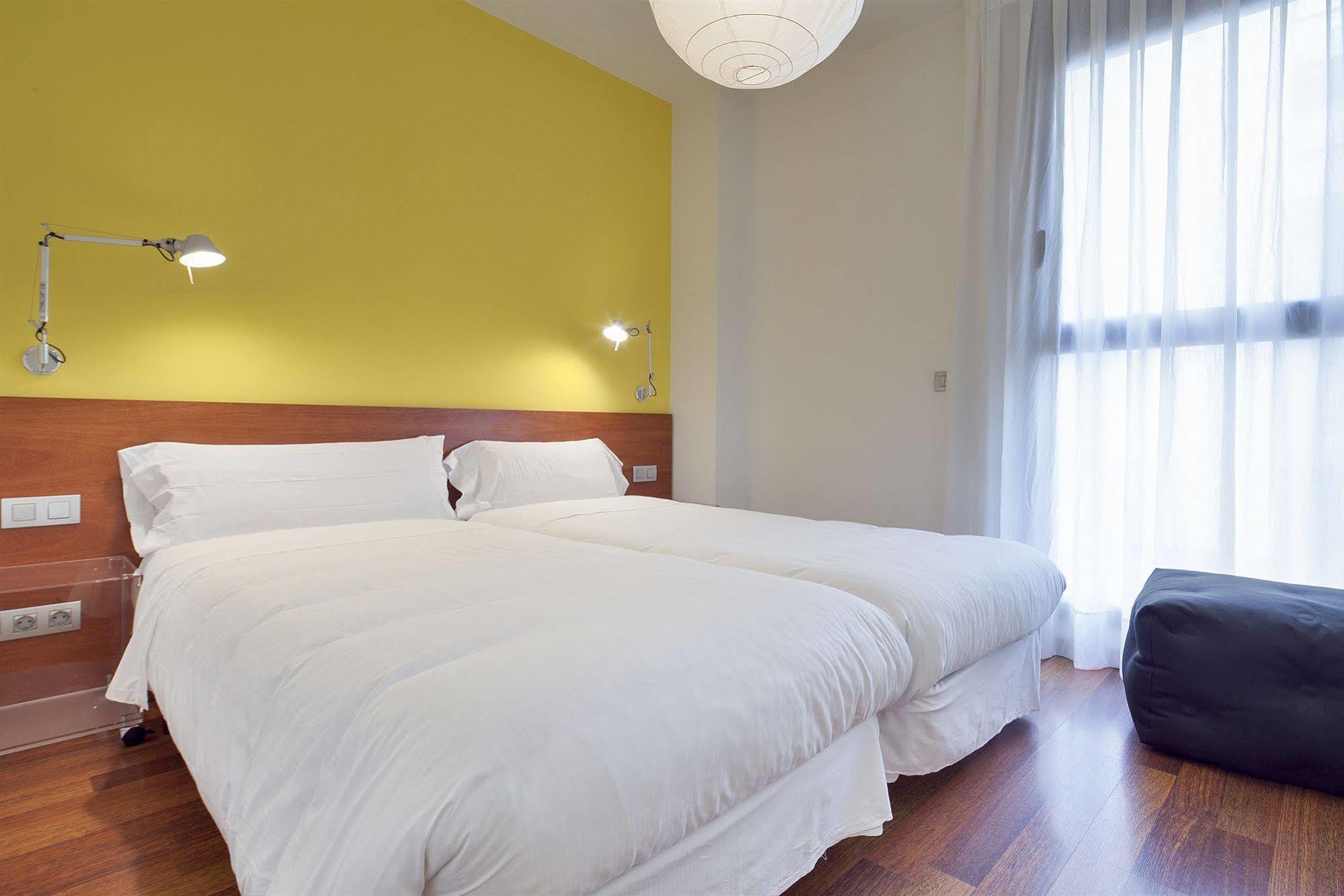 Inside Barcelona Apartments Mercat Bagian luar foto