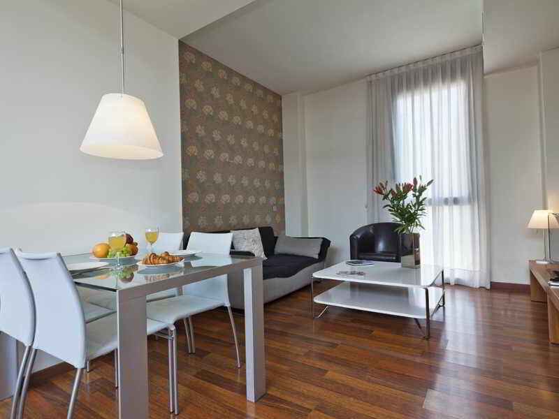 Inside Barcelona Apartments Mercat Bagian luar foto