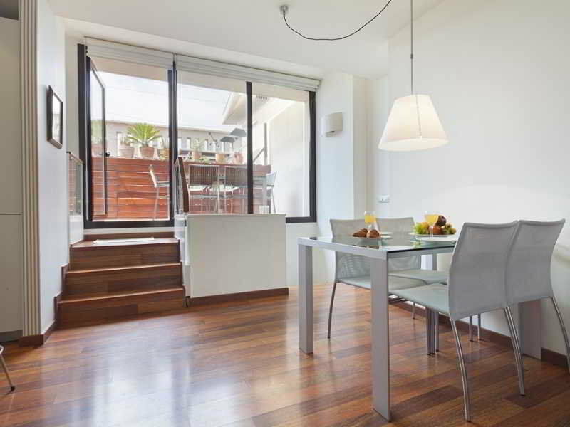 Inside Barcelona Apartments Mercat Bagian luar foto
