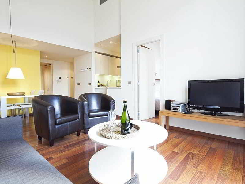 Inside Barcelona Apartments Mercat Bagian luar foto