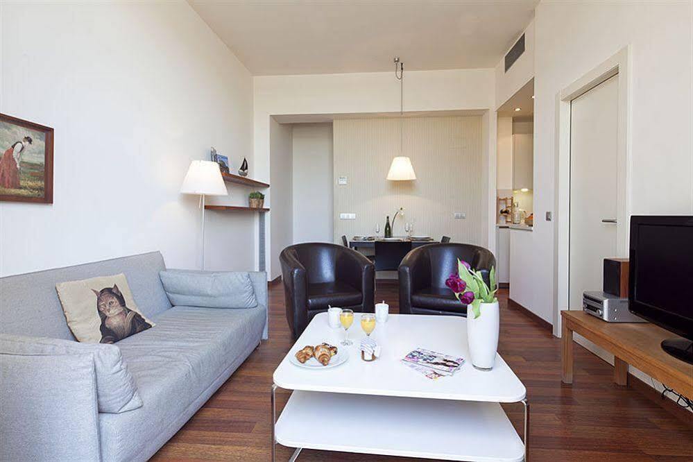 Inside Barcelona Apartments Mercat Bagian luar foto